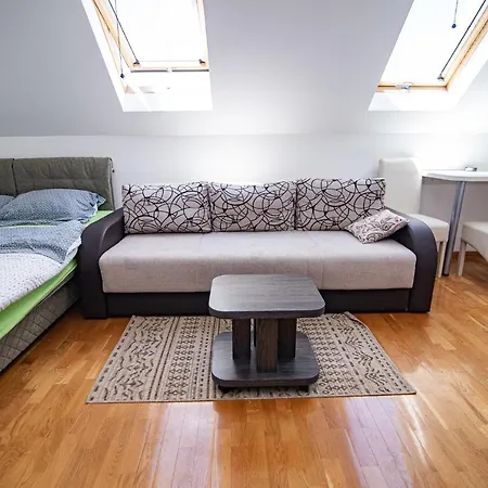 Apartman Andjelin 33 *