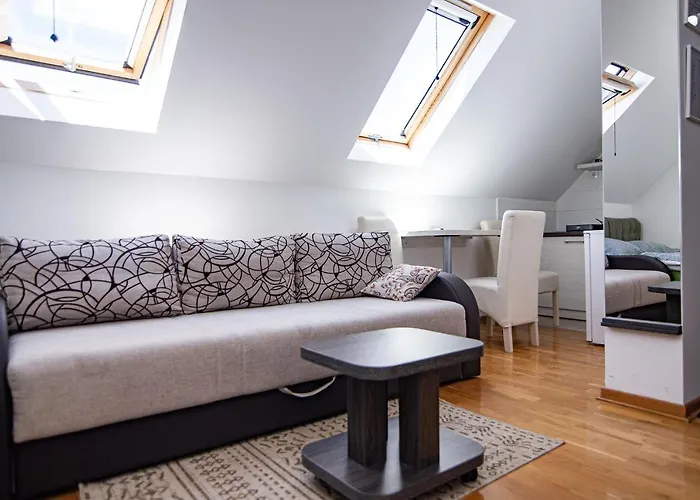 アパート Andjelin 33