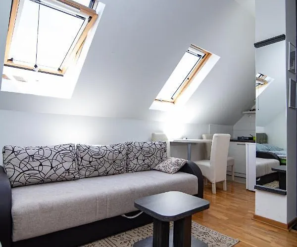 アパート Andjelin 33